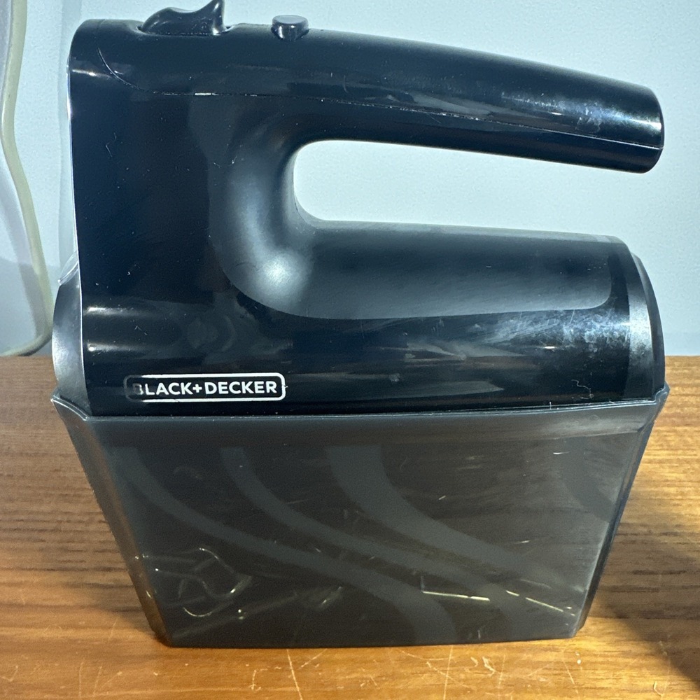 Black & Decker Compact Storage  Hand Mixer White 5-Speed TESTED